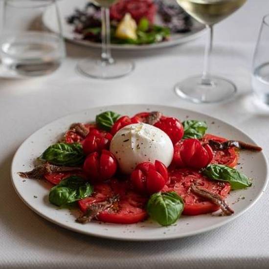 A Taste of Tradition: Explore the Farmhouse and Experience Burrata-Making