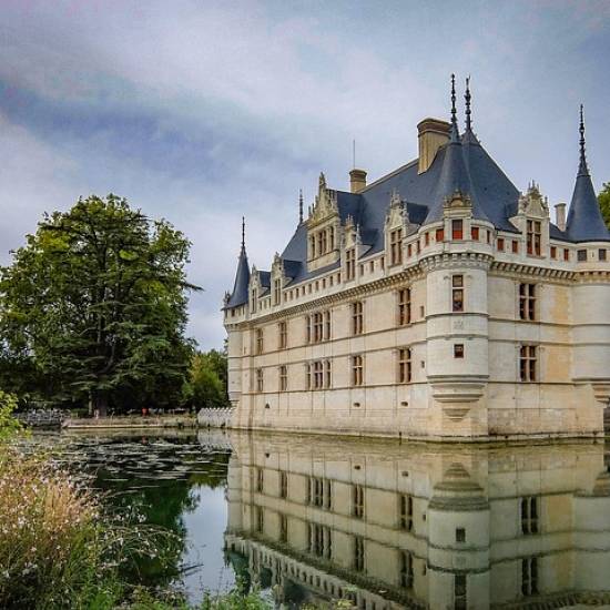 Reflections of the Renaissance: Azay-le-Rideau & Villandry Garden Tour
