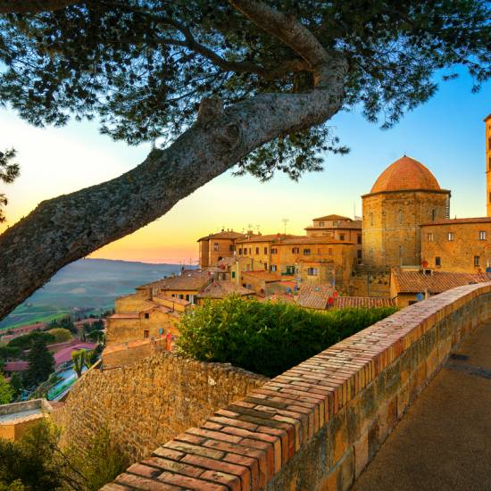 Etruscan Echoes and Vineyard Vistas: Discover Volterra and Chianti's Luxury Tuscan Tale