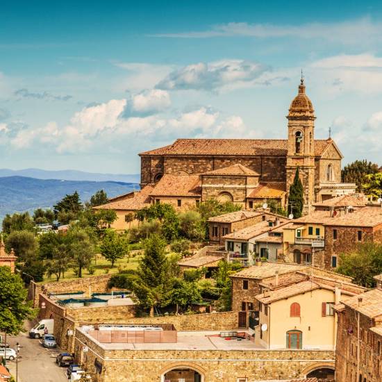 Luxury Tour of Chianti Classico: Iconic Estates and the Art of Fine Winemaking